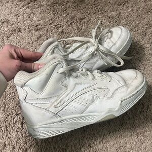 Reebok white sneakers size 8